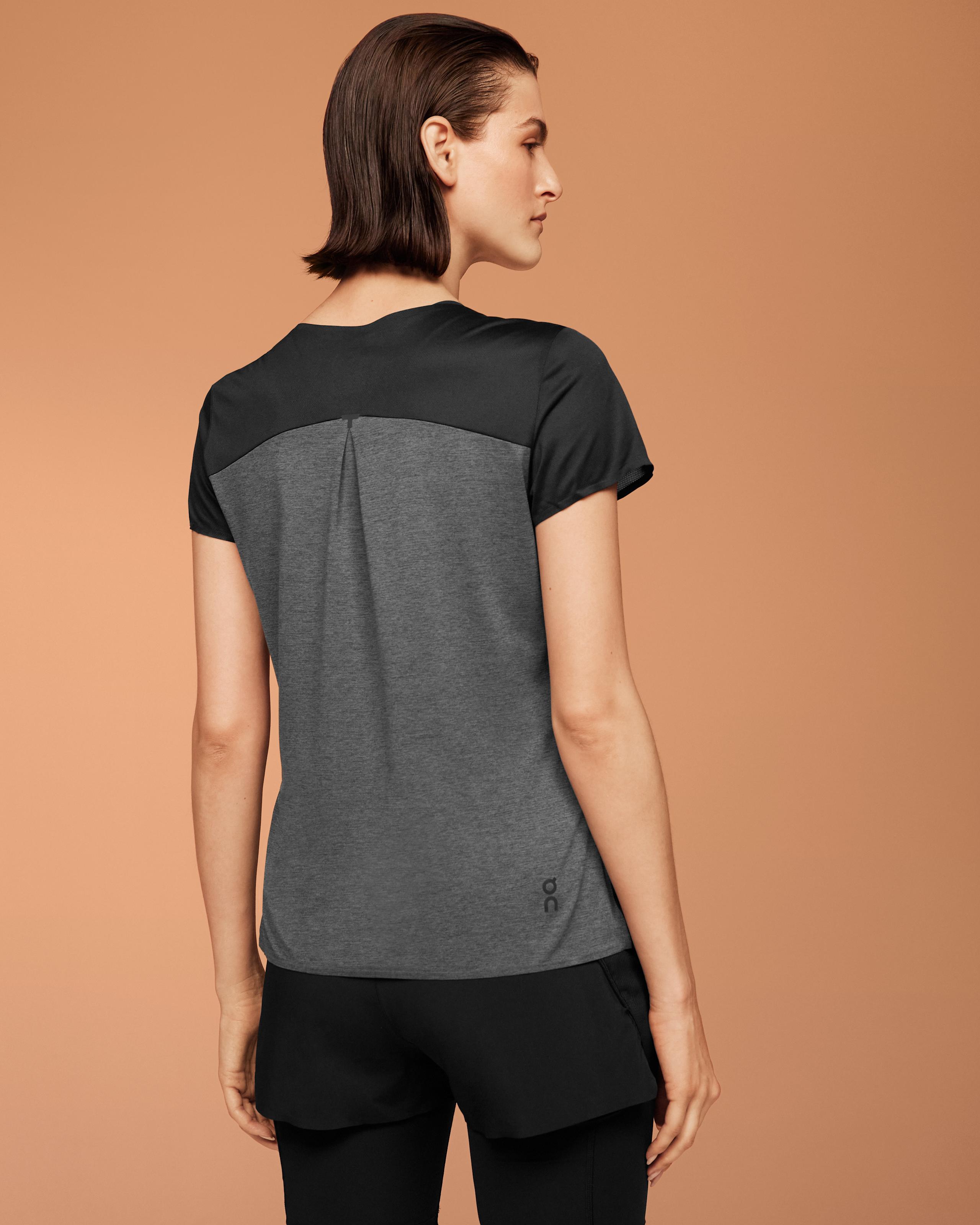 Женская футболка On Performance-T, Black/Dark — фото 4