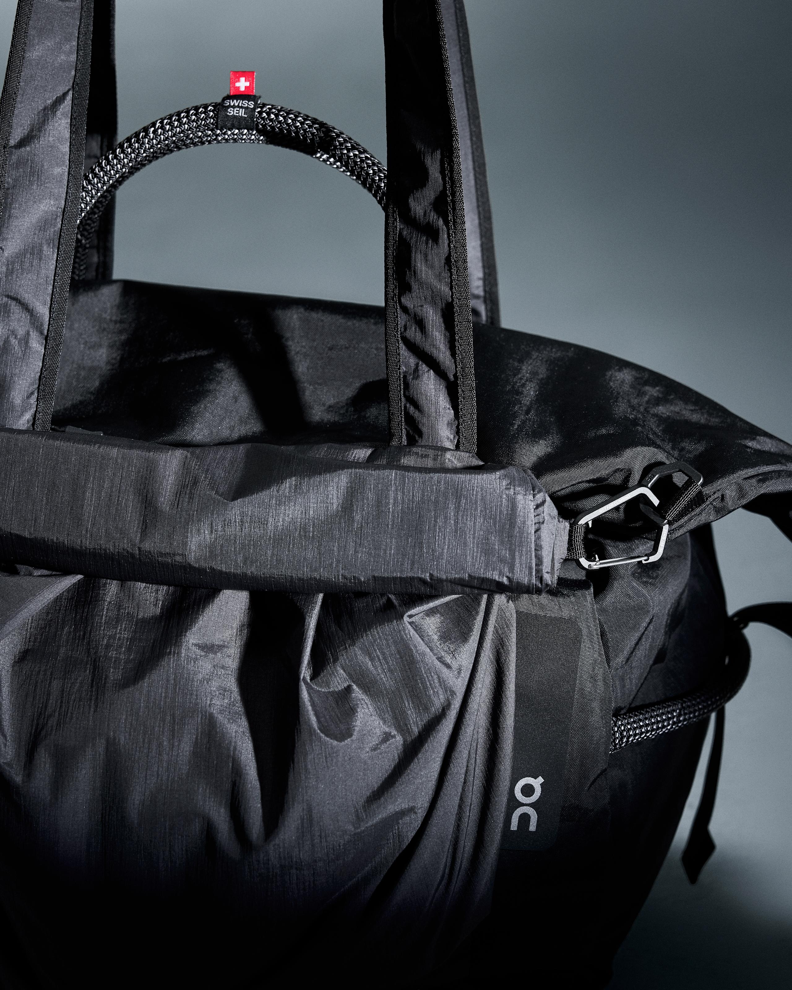 Спортивная сумка On Track Pack 40L Elite, чёрная с графитовым — фото 6