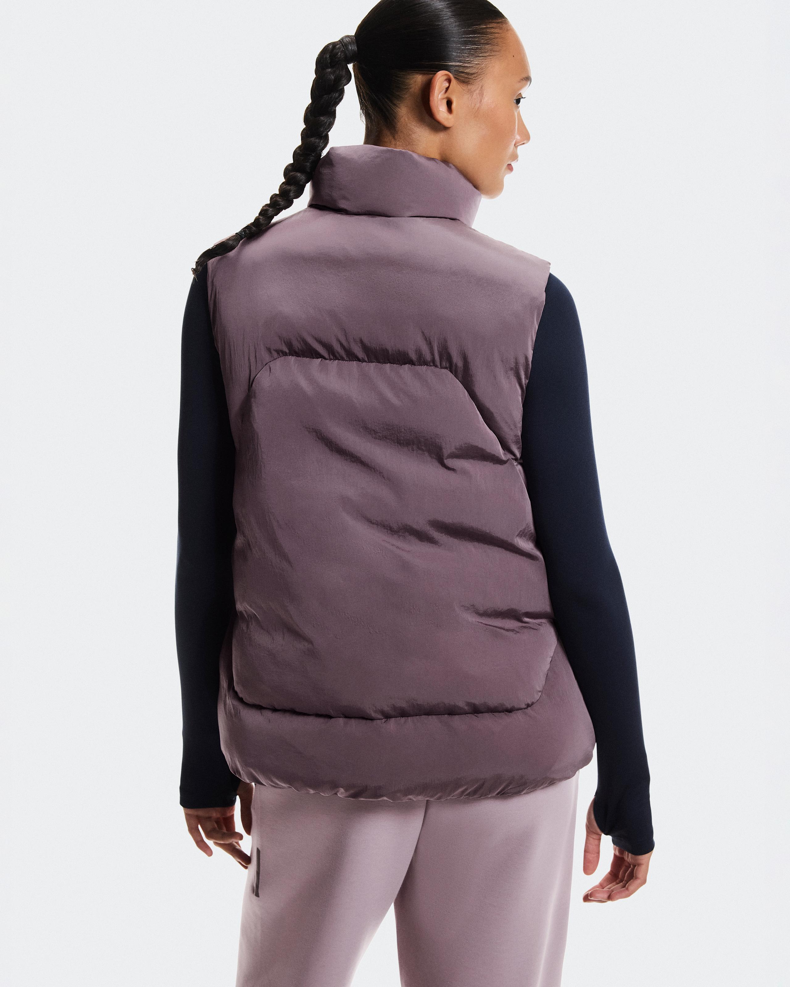Женский утеплённый жилет All-Day Puffer Vest, песочный (Gobi) — фото 4