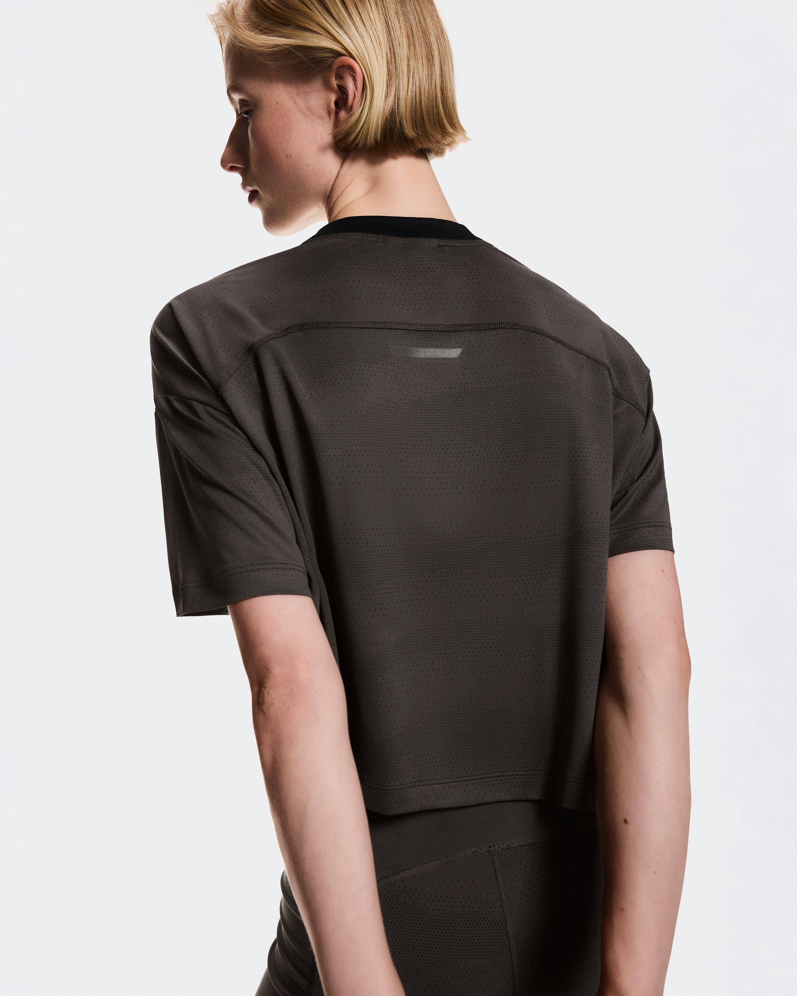 Женская футболка On Performance-T Erewhon, Espresso / Black — фото 4